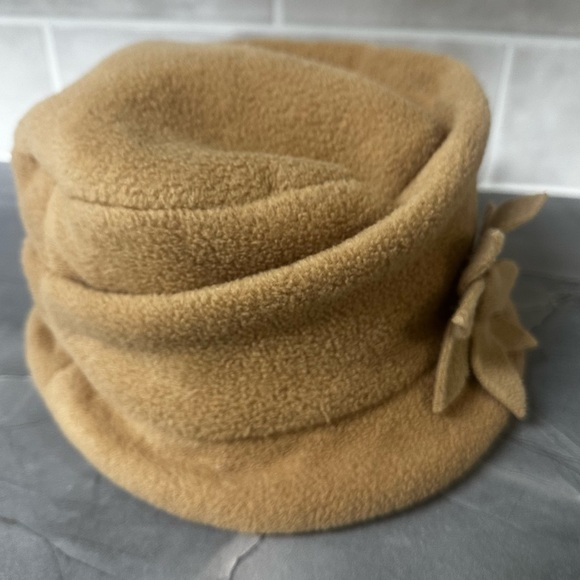 GENEVIEVE DOSTALER Polar Fleece Hat and Scarf Set Made In Canada - Picture 3 of 11